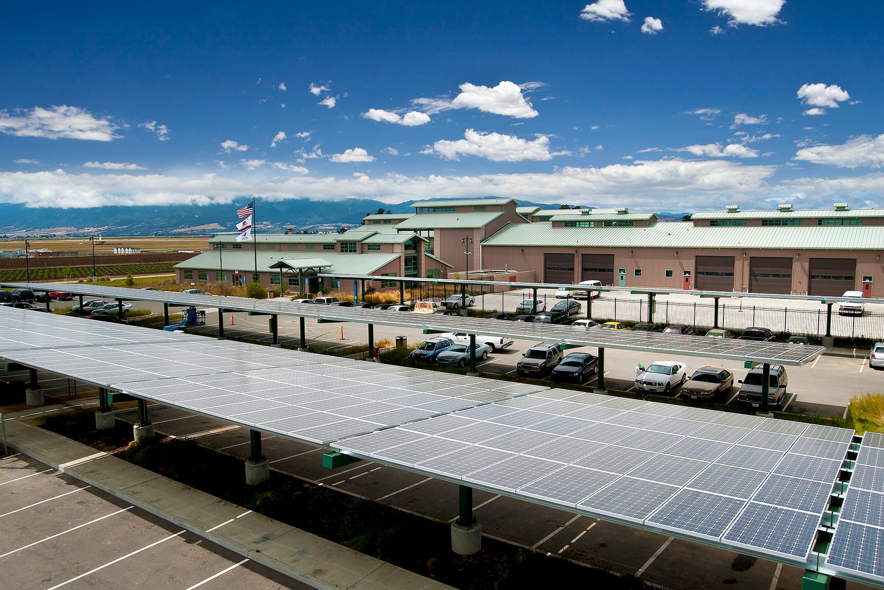 Carport solar installation at Hartnell College. 