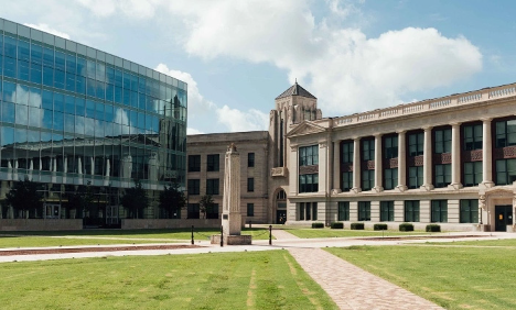 Houston Community College campus benefiting from water and infrastructure efficiency improvements.
